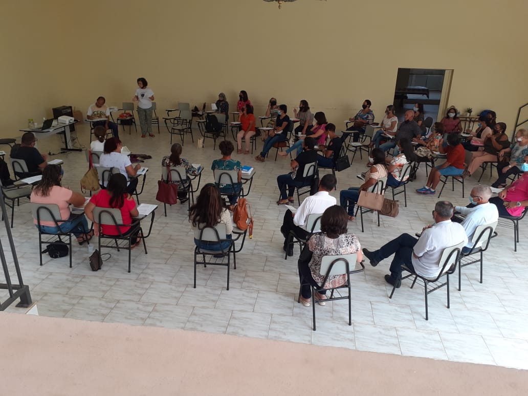 ” Realmando” os Grupos de Reflexão  na Diocese de Guanhães/MG
