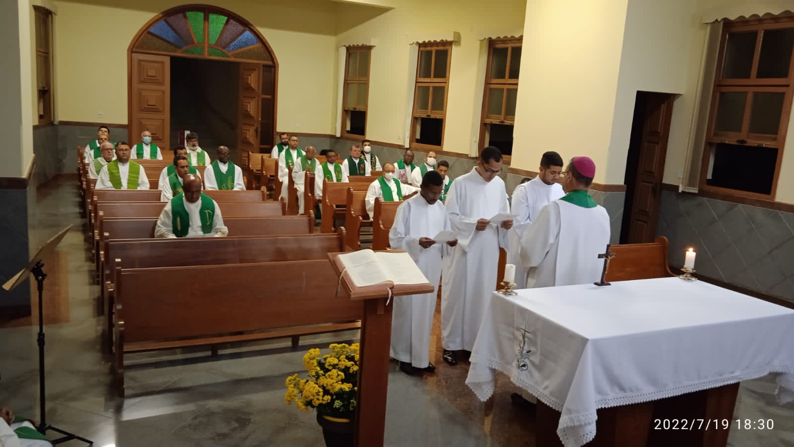 Seminaristas realizam juramento de fidelidade e a profissão de fé