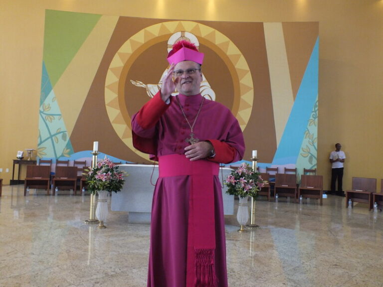 Diocese de Guanhães celebra 40 anos de história, fé e comunhão com grande participação do povo de Deus