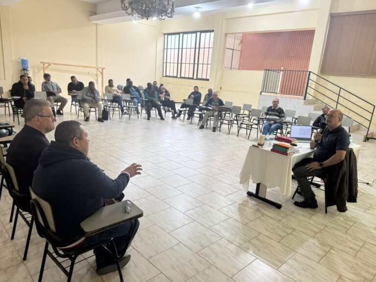 Formação Permanente reúne o Clero da Diocese de Guanhães em dois dias de reflexão e aprofundamento