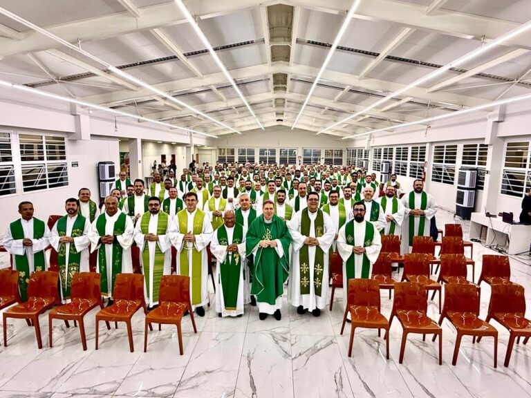 Diocese de Guanhães participa do Encontro Nacional de Atualização para Formadores da OSIB