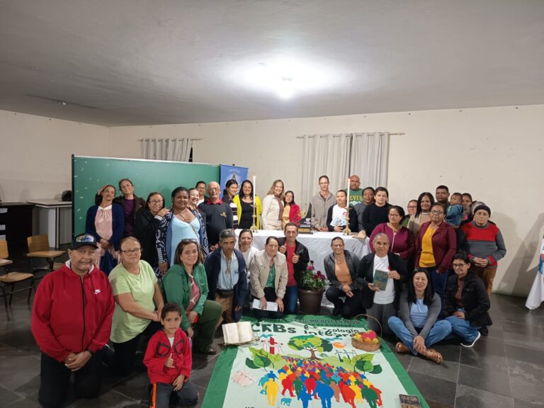 Ícone do 16º Intereclesial das CEBs peregrina pela Diocese de Guanhães